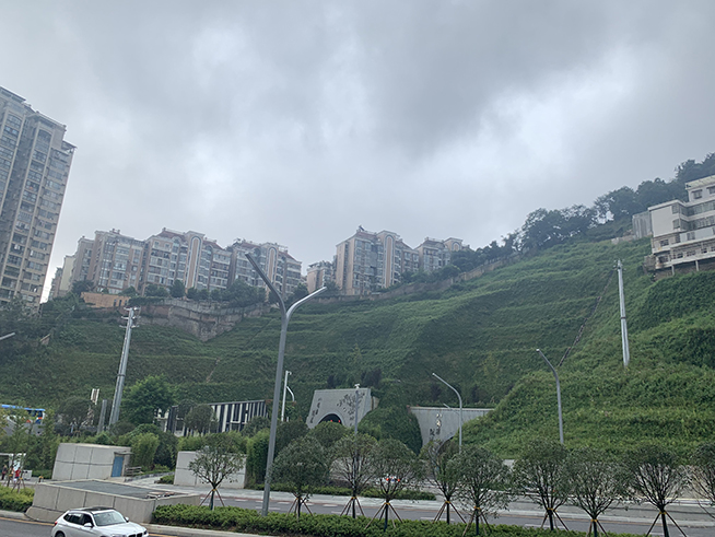 边坡1-3人民大道隧道施工后半年小.jpg